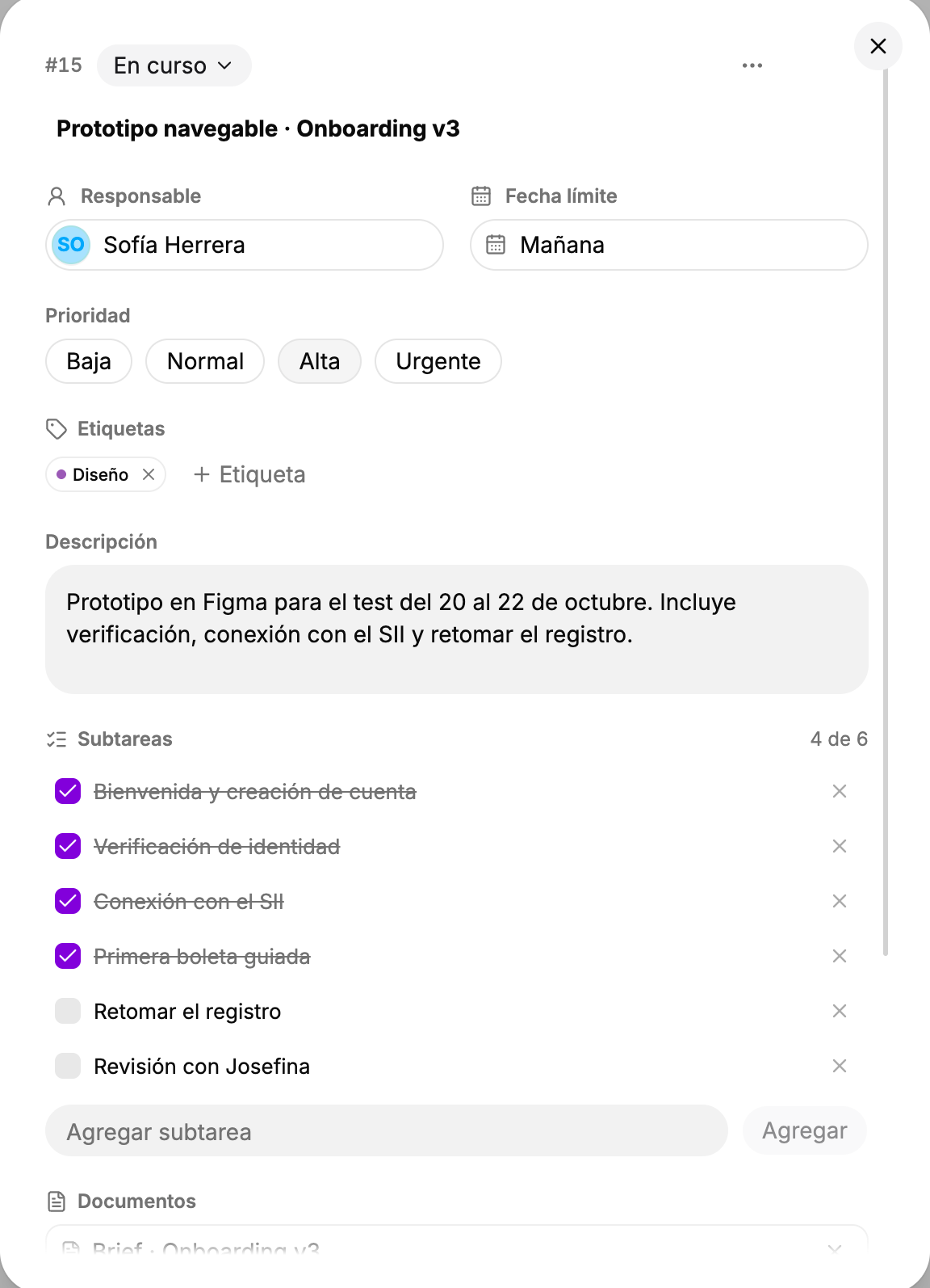 Detalle de una tarea con subtareas, documentos enlazados y conversación